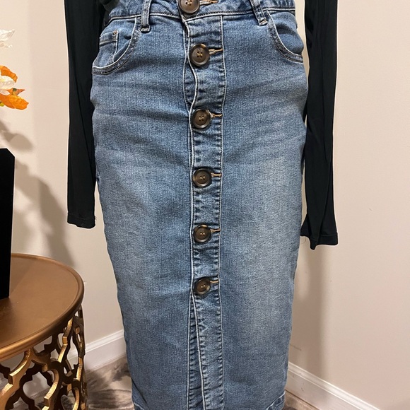 d. jeans Black Top and Blue Denim Pencil Skirt - Picture 3 of 7